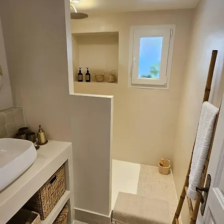 Villa Charmante Renovee Avec Piscine Privee Et Climatisation, 3 Chambres, 6 Personnes - Fr-1-768-98