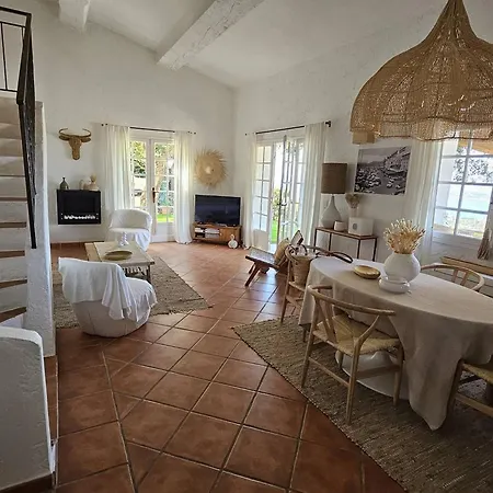 Charmante Renovee Avec Piscine Privee Et Climatisation, 3 Chambres, 6 Personnes - Fr-1-768-98 *